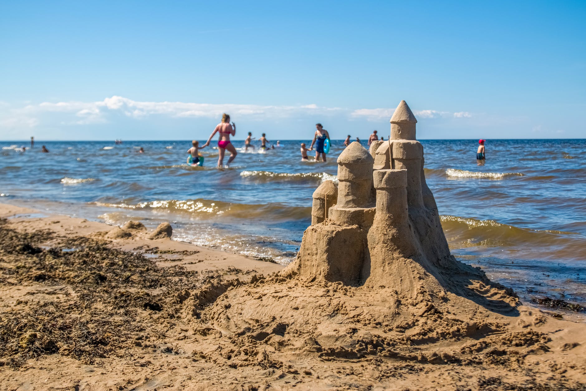 How to build and decorate a sandcastle? The definitive guide to building a great sandcastle